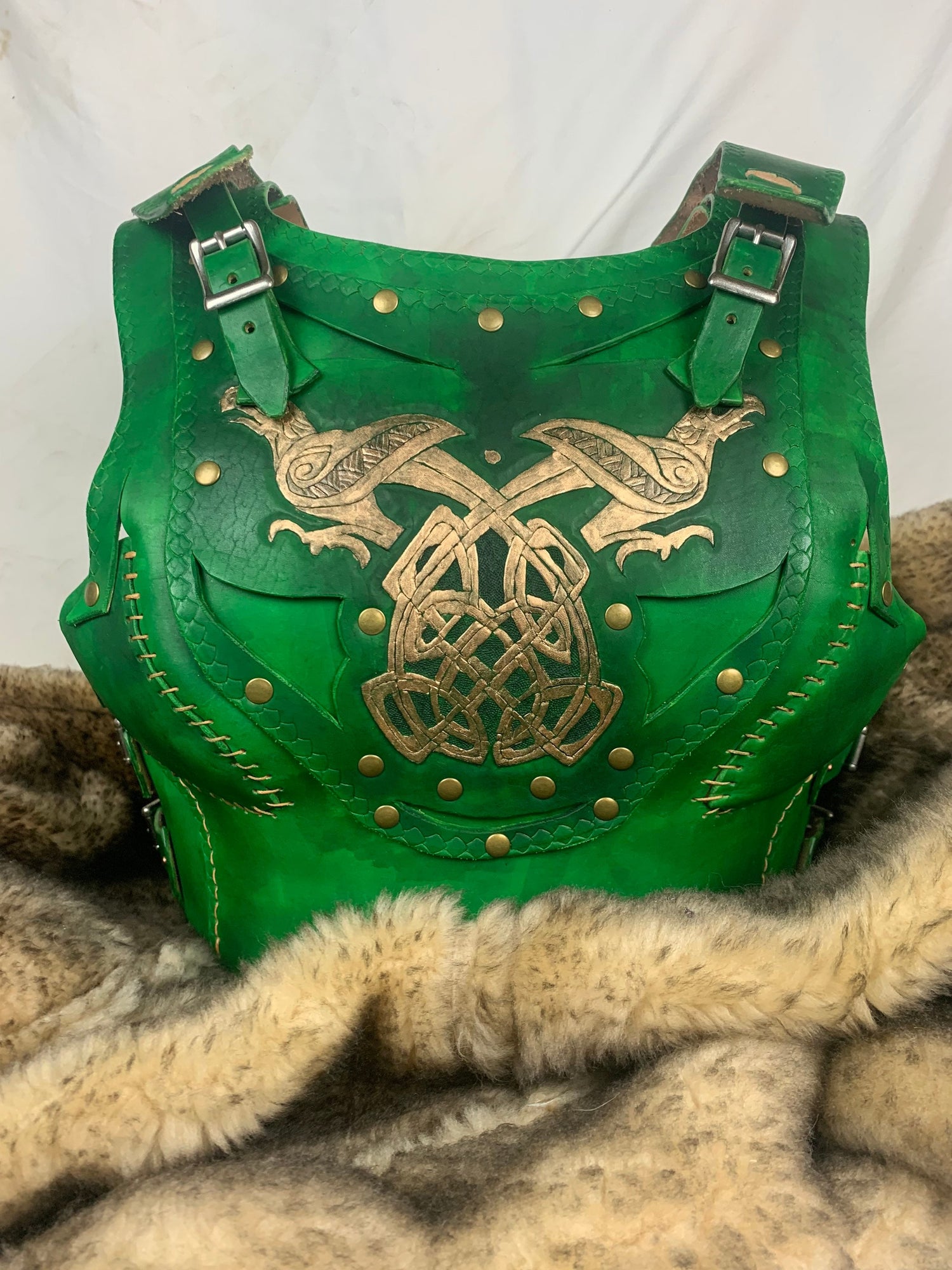 Women’s Clan Chieftess Leather Armor